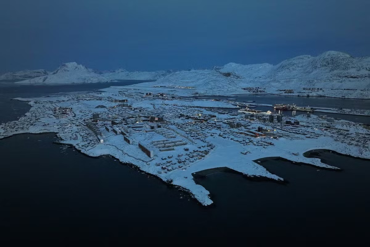Đảo Greenland. Ảnh: Reuters Tổng thống Donald Trump: Greenland nên được Mỹ kiểm soát - Ảnh 1.