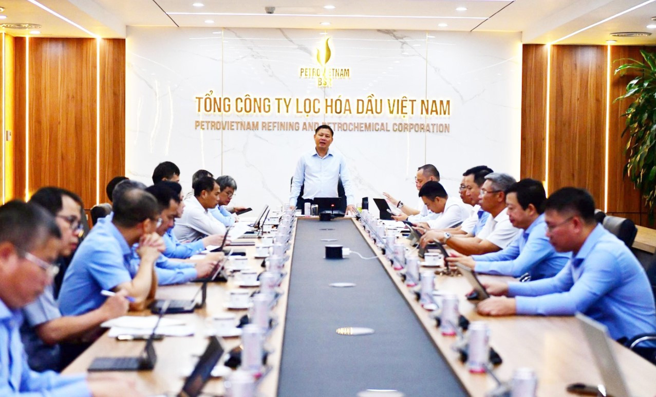'Nổ phát súng' kết quả kinh doanh ngành dầu khí quý II/2026, doanh nghiệp báo lãi tăng 515% - Ảnh 1.