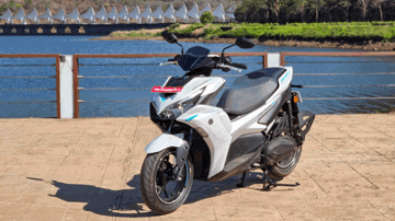 Yamaha ra mắt NVX chạy điện: Giữ dáng xe xăng, đi 117 km mỗi lần sạc