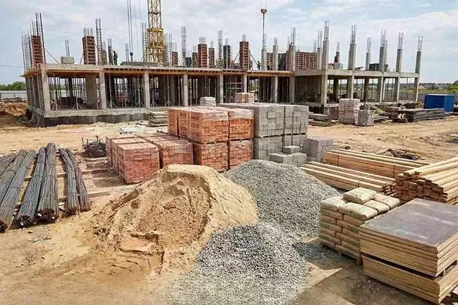 Bộ Xây dựng: Kiểm soát giá vật liệu, ngăn đầu cơ găm hàng - Ảnh 1.