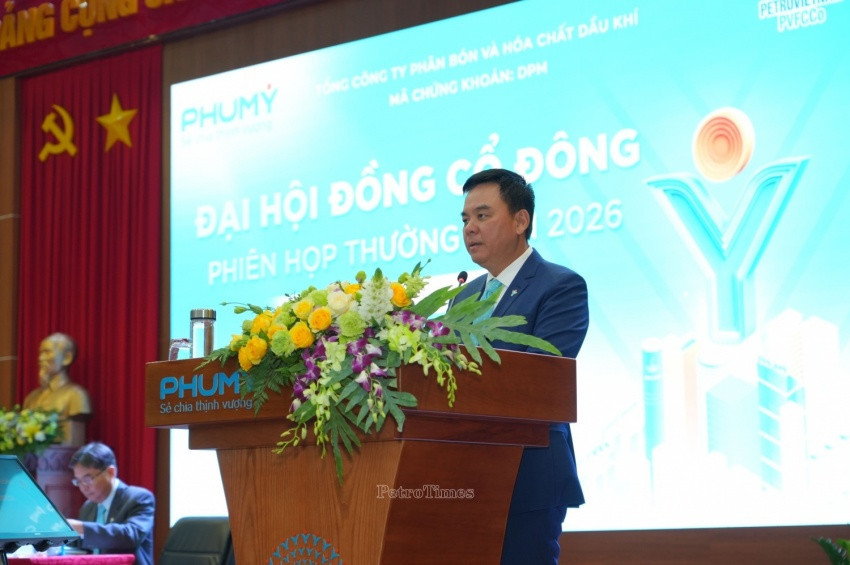 Ông Nguyễn Xuân Hòa, Chủ tịch HĐQT PVFCCo - Phú Mỹ phát biểu tại Đại hội đồng cổ đông thường niên năm 2026, sự kiện được vinh danh Top 10 Đại hội đồng cổ đông thường niên tiêu biểu - <a style='text-decoration: none;' href='/AGM'>AGM</a> Awards 2026.
