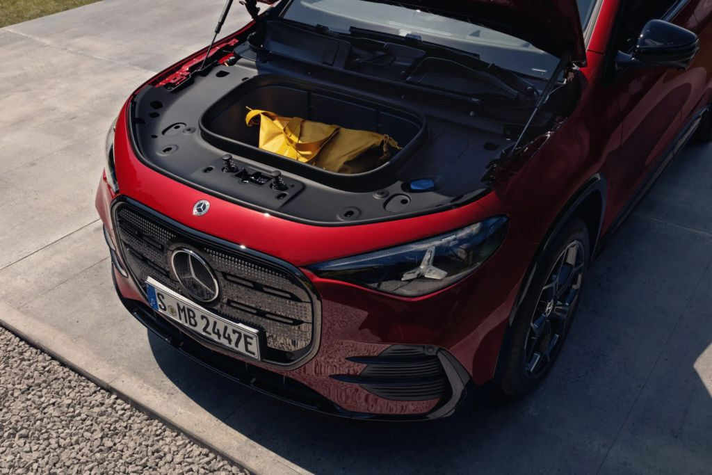 Cốp trước trên bản Mercedes-Benz GLA EV