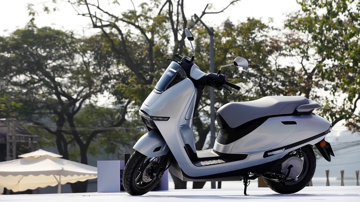 Honda tung loạt ưu đãi khủng cho xe máy điện: Giảm thẳng hơn 20 triệu, tặng kèm quà đắt tiền