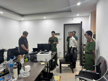 Khởi tố Nguyễn Tiến Đạt cùng 21 đồng phạm, làm rõ 5.429 đơn hàng thuốc Đông y trị giá 2,67 tỷ đồng