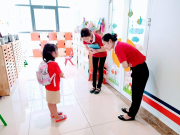 Đại biểu Quốc hội lo ngại bởi nhiều trẻ em không biết tự chào hỏi khi khách đến nhà