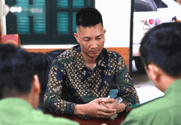 Huấn 'Hoa Hồng' tự cắt ghép bản tin VTV, đưa hình ảnh cá nhân vào phóng sự từ thiện cùng các nghệ sĩ