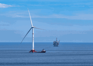 Láng giềng Việt Nam đưa giàn điện gió nổi công suất 16MW nặng 7.800 tấn ra vùng biển sâu 136m, chống chịu được bão cấp 17