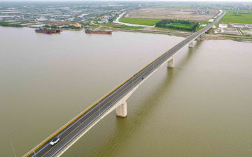 Tỉnh sắp lên thành phố trực thuộc Trung ương muốn xây cầu vượt sông Hồng, đề xuất Trung ương hỗ trợ 8.000 tỷ đồng