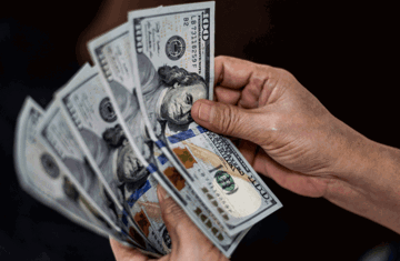 Vì sao giá USD lao dốc?