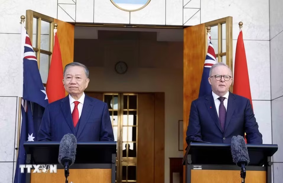 Tổng Bí thư, Chủ tịch nước Tô Lâm và Thủ tướng Úc Anthony Albanese tại cuộc họp báo chung. Ảnh: TTXVN Việt Nam và Úc nhất trí mở rộng hợp tác công nghệ, trí tuệ nhân tạo - Ảnh 1.