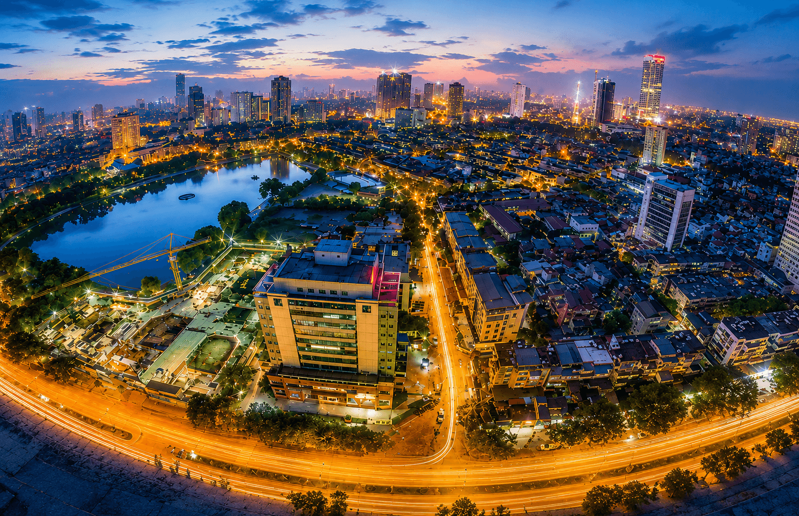 GDP bình quân từng xếp 193/194 thế giới, Việt Nam đi qua 40 năm 'hóa rồng' thế nào và vì sao chặng đường phía trước khó hơn? - Ảnh 1.