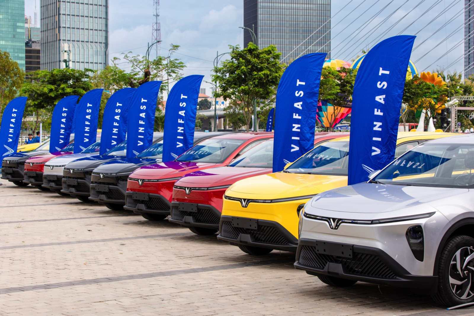 VinFast bàn giao 115.916 ô tô điện tại Việt Nam trong 6 tháng đầu năm 2026, tăng 72% so với cùng kỳ năm trước.