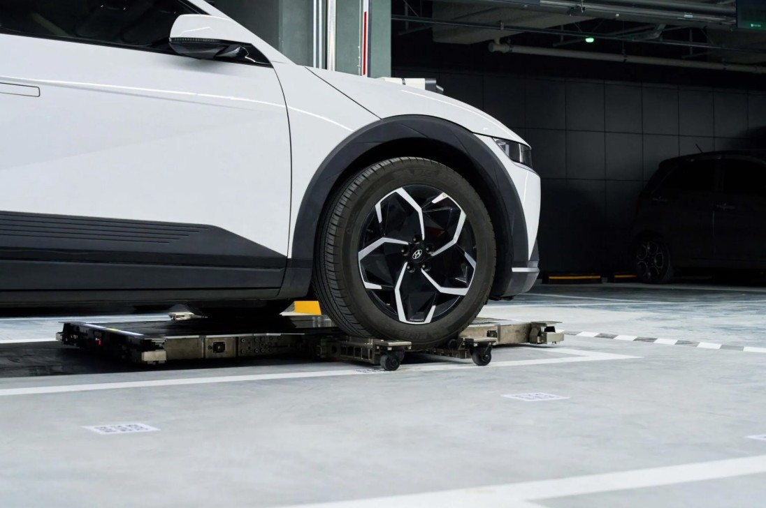 hyundai-parking-robots-811-1-2048x1243.jpg