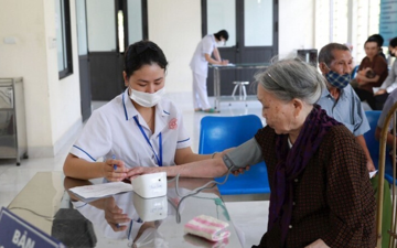 Bác sĩ về xã làm được hỗ trợ 150 triệu đồng, một địa phương chơi lớn 'săn' nhân lực chất lượng cao