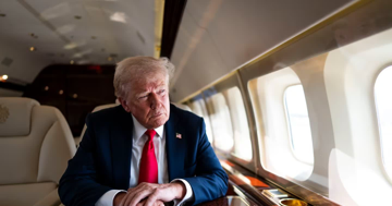 Hé lộ mối đe dọa tên lửa buộc Tổng thống Mỹ Trump phải đổi máy bay vào phút chót