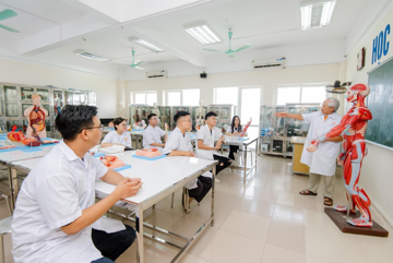 Ngành học 'tinh hoa' phải đạt 9,5 điểm/môn mới đỗ, học phí tăng hàng chục triệu đồng vẫn được săn đón