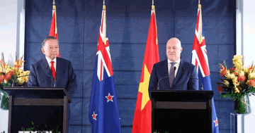 Tổng Bí thư, Chủ tịch nước Tô Lâm và Thủ tướng New Zealand gặp gỡ báo chí và chứng kiến trao các văn kiện hợp tác