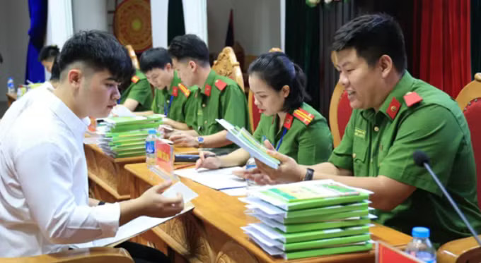 Các trường Công an công bố điểm chuẩn, cao nhất 24,42 điểm - Ảnh 1.
