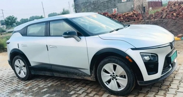 Lăn bánh 8.000km tại Ấn Độ, chủ xe VinFast VF 7 là người bản địa nói thẳng về bộ lốp, ‘vạch rõ’ quãng đường thực tế và thừa nhận thêm một điều