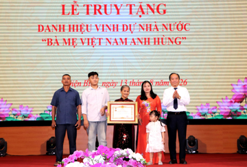 Truy tặng danh hiệu Bà mẹ Việt Nam anh hùng cho Mẹ Nguyễn Thị Quy