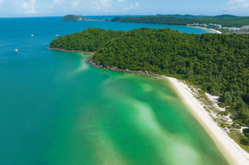 Vượt Phuket, một bãi biển của Việt Nam được truyền thông quốc tế khen ngợi ‘có một không hai’, lọt top đẹp nhất thế giới