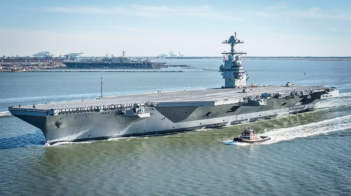 Tổng thống Mỹ Trump áp thuế 100% với máy bay không người lái nhập khẩu, cho phép đóng tàu chiến ở nước ngoài - Ảnh 1.