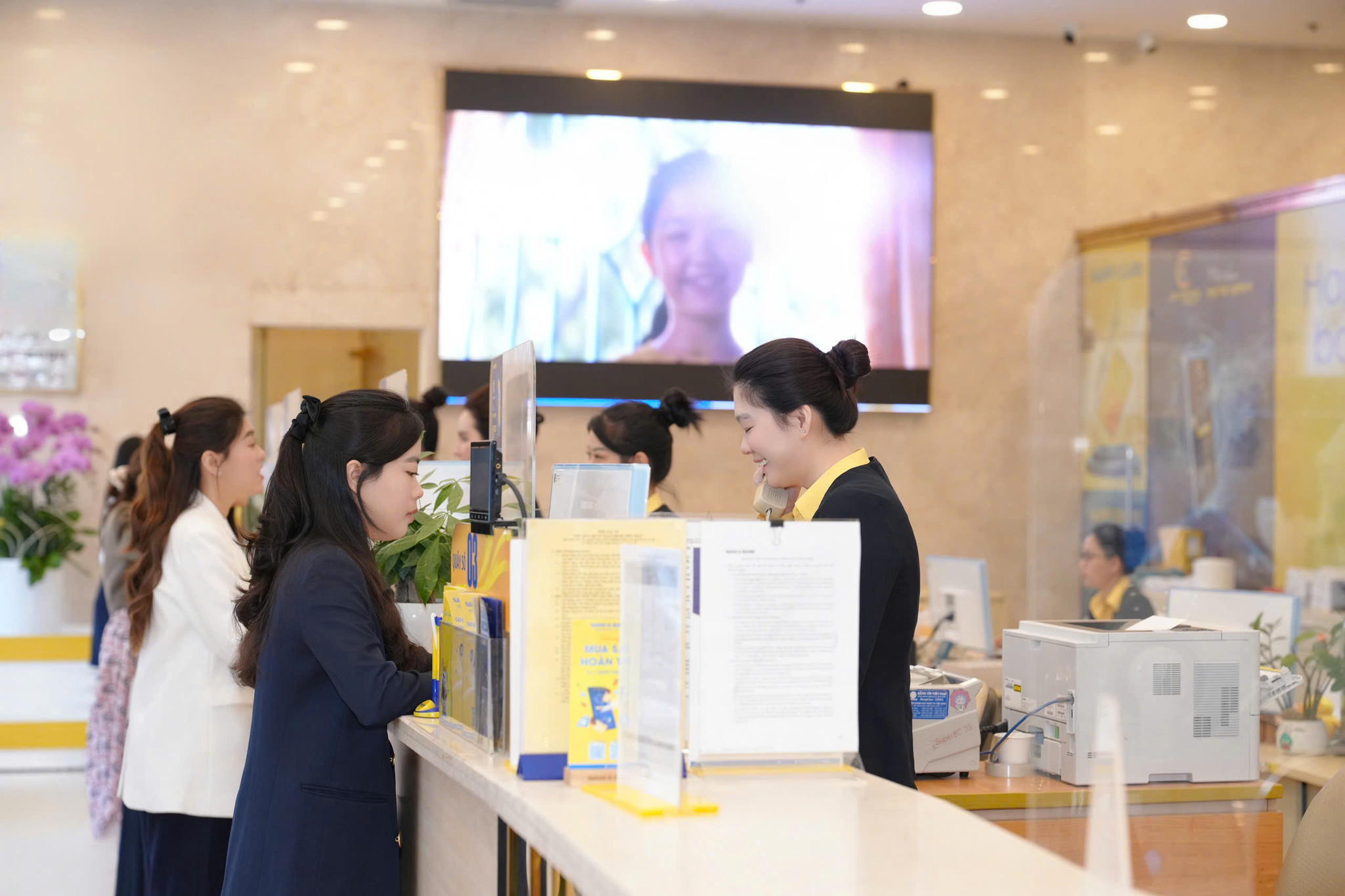 Nam A Bank: Củng cố vị thế Top 15 trên thị trường, cổ phiếu <a style='text-decoration: none;' href='/NAB'>NAB</a> có định giá hấp dẫn - Ảnh 2.