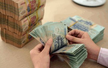 Mỗi Đảng viên được nhận 63.250.000 đồng cùng Huy hiệu, hiện đã hiệu lực, ai thuộc nhóm đối tượng hưởng?