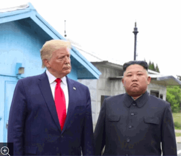 Ý nghĩa của việc ông Trump bất ngờ đăng ảnh chụp với ông Kim Jong Un