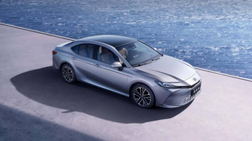 Đấu lại hãng ô tô Trung Quốc, Camry 2027 lên đời với màn hình khổng lồ, ghế massage, dàn âm thanh 14 loa khiến khách Việt mê mẩn