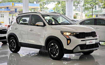 Kia Sonet 'đạp giá' xuống rẻ nhất phân khúc SUV đô thị, Suzuki Fronx đấu lại hụt hơi