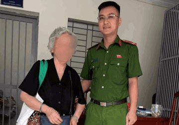Nhận tin cụ bà 76 tuổi rút 600 triệu đồng, công an lập tức đến ngân hàng xác minh, mời về trụ sở làm việc