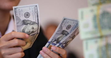 Tỷ giá hôm nay 17/8: USD ngân hàng tăng mạnh, tỷ giá trung tâm lên 25.586 đồng