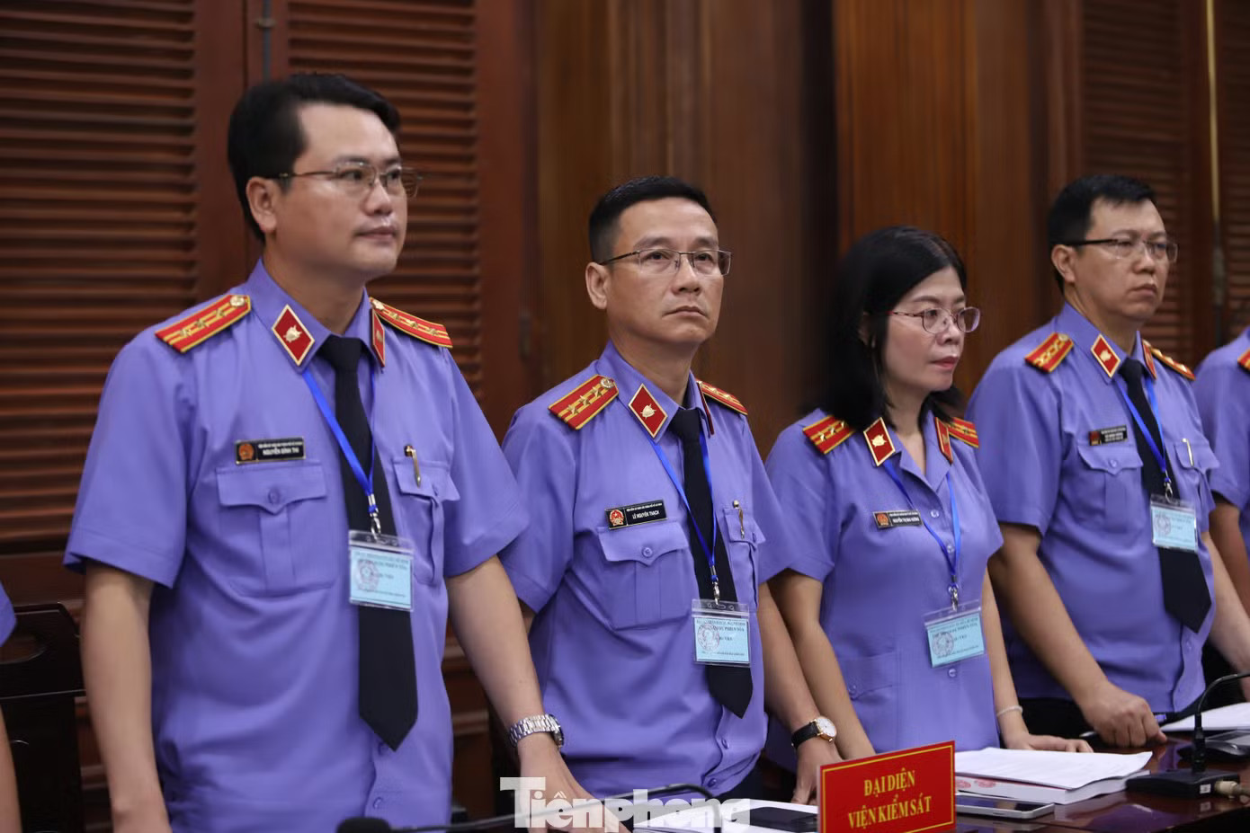Xét xử Chi Dân, An Tây, 'Cô tiên từ thiện' hầu tòa tại đầu cầu Trại tạm giam Chí Hòa - Ảnh 7.