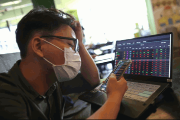Dòng tiền chứng khoán xoay nhanh, nhà đầu tư cá nhân cần một cách chơi khác?