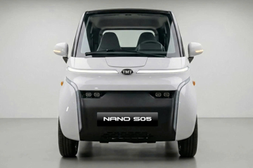 Ôtô điện 2 chỗ giá rẻ hơn cả Honda SH 350i chạy thử tại nhà máy Hưng Yên