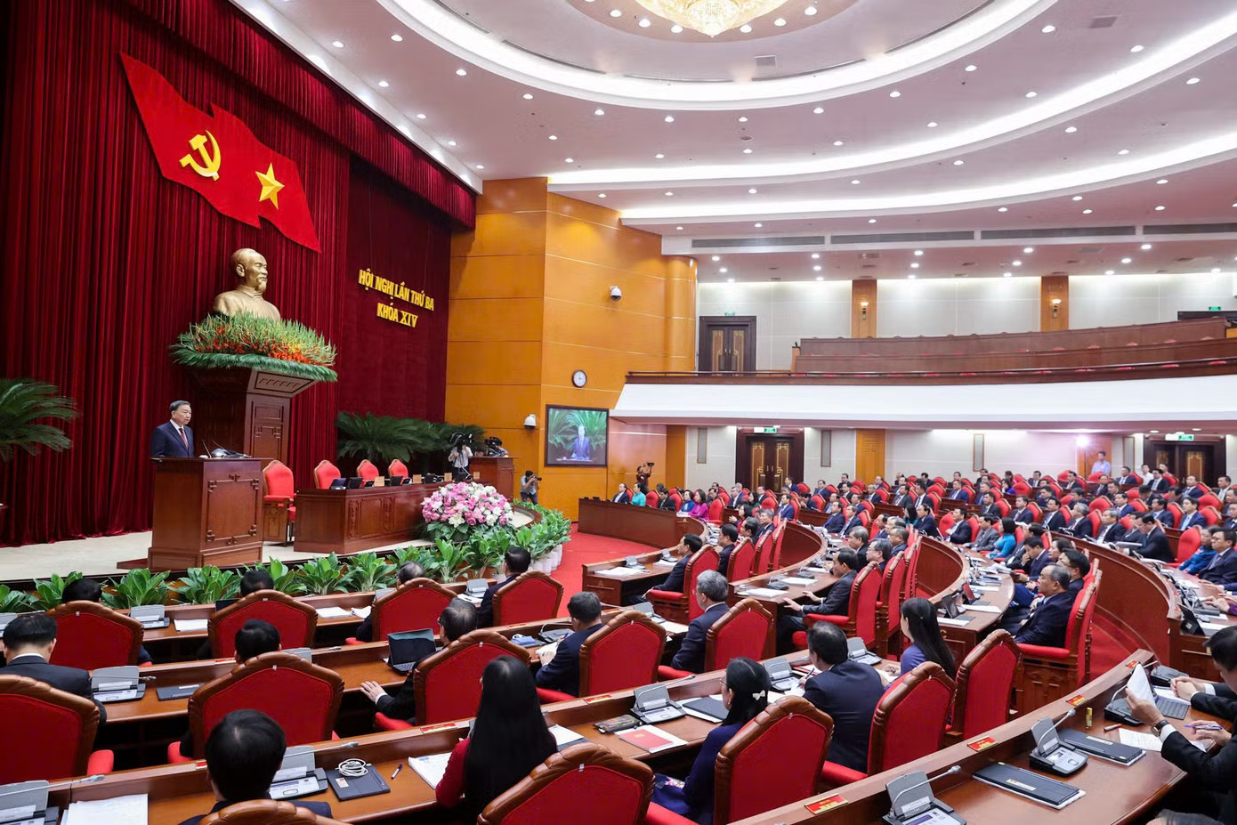 Hội nghị Trung ương 3 khóa XIV. Ảnh: PV. Trung ương yêu cầu giải quyết các vấn đề bức xúc về môi trường, nhất là ô nhiễm không khí - Ảnh 1.