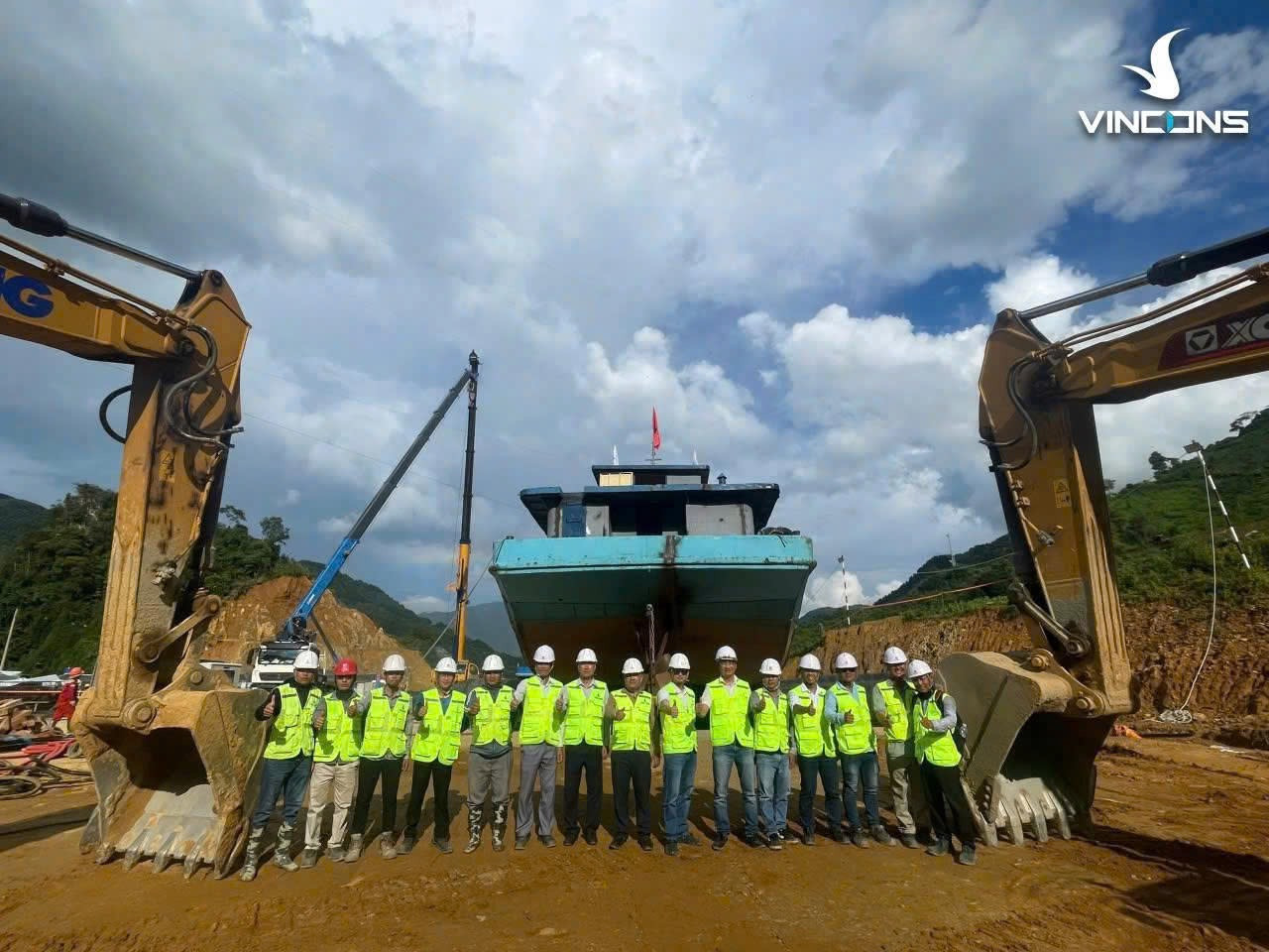 Công ty của tỷ phú Phạm Nhật Vượng sắp biến hơn 1.500ha mặt hồ thành nhà máy điện mặt trời nổi - Ảnh 1.