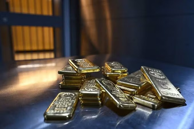 Khả năng đa dạng hóa của vàng cũng được đánh giá cao. Ảnh: Reuters. Vàng sở hữu những lợi thế không hàng hóa nào có được - Ảnh 2.