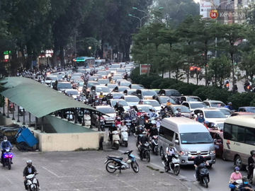 Từ 15/8, những người đi xe cá nhân để chở khách sẽ bị phạt đến 14.000.000 đồng