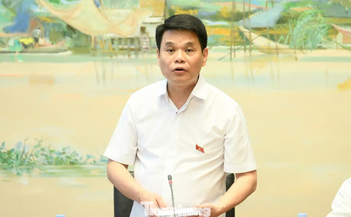 Ông Lê Ngọc Châu - Bí thư Thành ủy, Trưởng đoàn đại biểu Quốc hội TP. Hải Phòng. Ảnh: Như Ý Thủ tướng: Đảm bảo quyền tài sản của người dân khi cải tạo nhà ở hết hạn - Ảnh 3.