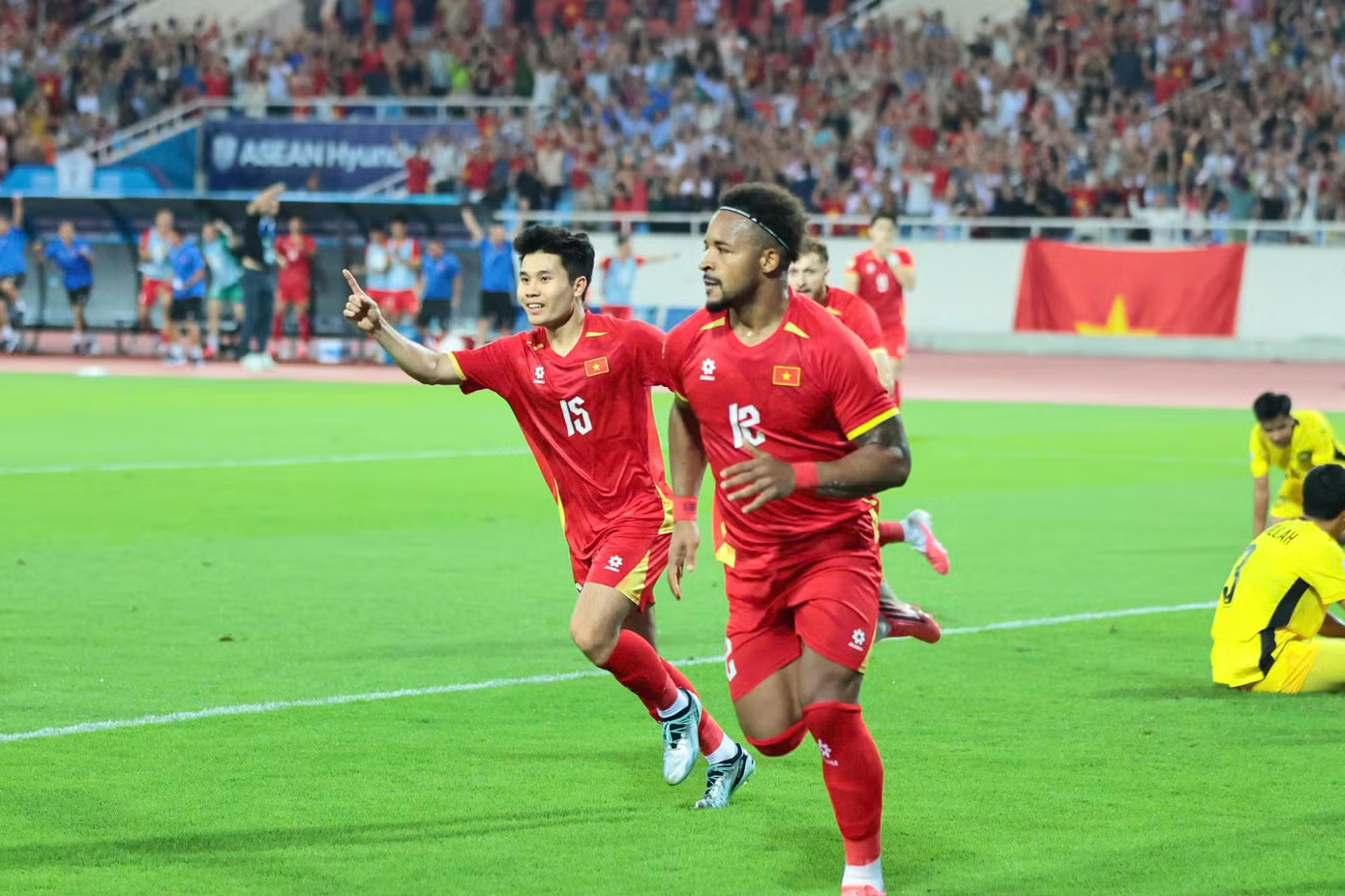 Xuân Son ghi bàn đưa đội tuyển Việt Nam vào chung kết ASEAN Cup 2026 (ảnh Như Ý) Tuyển Việt Nam vào chung kết ASEAN Cup 2026: Ngả mũ trước ông Kim Sang-sik - Ảnh 1.