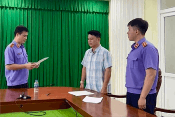 Nhóm cựu cán bộ 'đổi trắng thay đen' hồ sơ vụ tai nạn khiến vụ nữ sinh tử vong ở Vĩnh Long như thế nào?