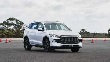 SUV PHEV nhà BYD lộ diện tại Hà Nội, chạy điện 110 km, từ trang bị đến giá dự kiến khiến CX-5 phải 'thở oxy'