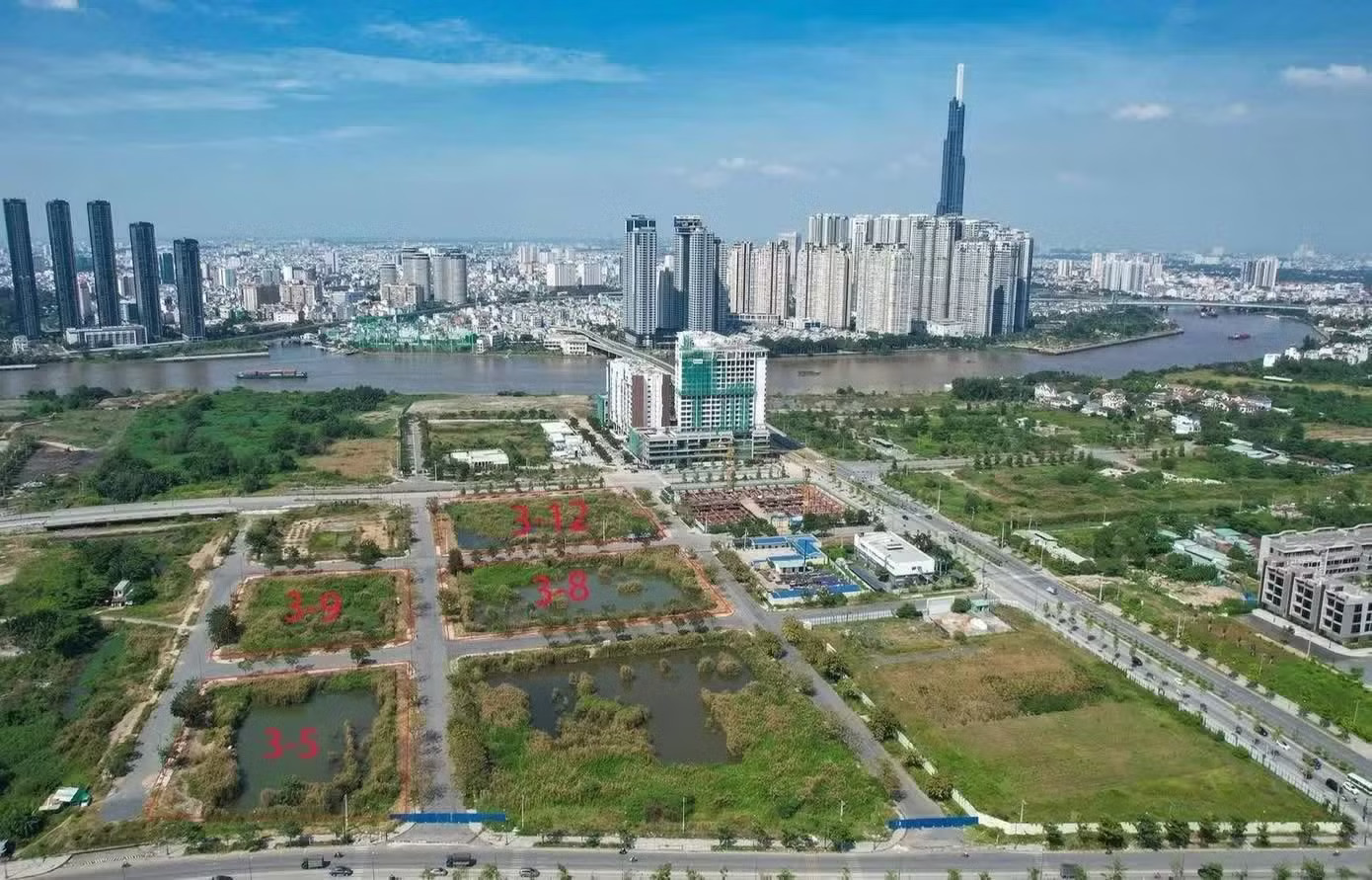 Trong tháng 9/2026, TPHCM sẽ đưa 5 lô đất tại Khu đô thị mới Thủ Thiêm ra đấu giá. TPHCM công bố chi tiết giá 5 lô 'đất vàng' Thủ Thiêm sắp đấu giá - Ảnh 1.