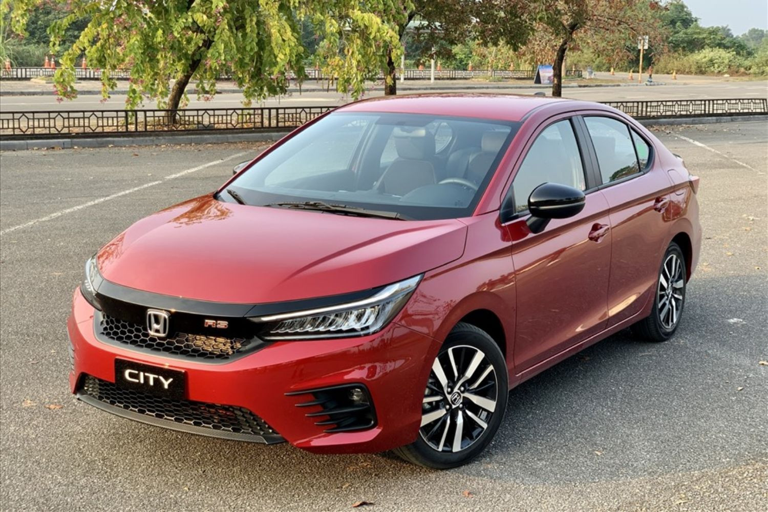 Honda City đang được giá ở nhiều đại lý