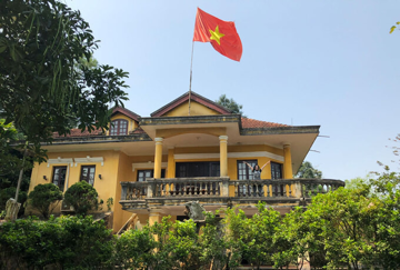 Căn biệt thự cổ gắn với vị Đại tướng duy nhất trong lịch sử hiện đại đánh bại 4 cường quốc trên thế giới, nằm trên hòn đảo giữa lòng hồ nhân tạo rộng 2.500ha