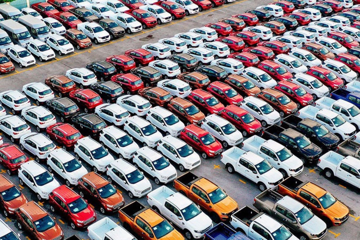 Ô tô xăng đua giảm giá, xe điện giữ lợi thế chi phí vận hành