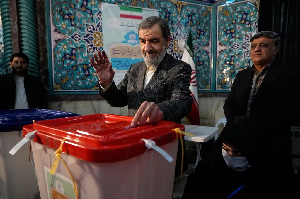 Tân lãnh đạo Hội đồng An ninh quốc gia tối cao Iran Mohsen Rezaei. (Ảnh: Reuters) Tân lãnh đạo an ninh Iran cảnh báo cứng rắn các nước láng giềng - Ảnh 1.