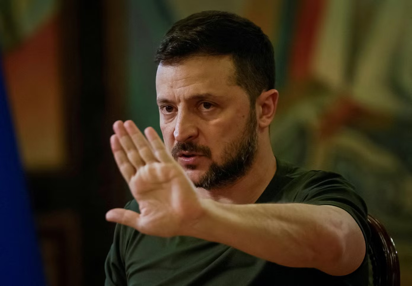 Tổng thống Ukraine Volodymyr Zelensky. (Ảnh: Reuters) Tổng thống Ukraine kịch liệt phản đối tổ chức bầu cử thời chiến - Ảnh 1.